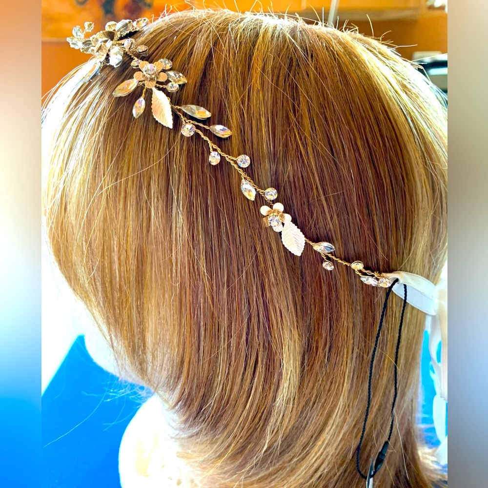 Tadashi Shoji rhinestone headband wedding accessory headband hair band.